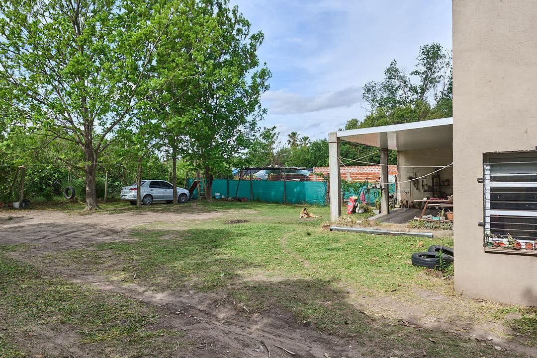 Imagen de la propiedad CASA EN VENTA CON TERRENO CALLE CHURRARIN 3200